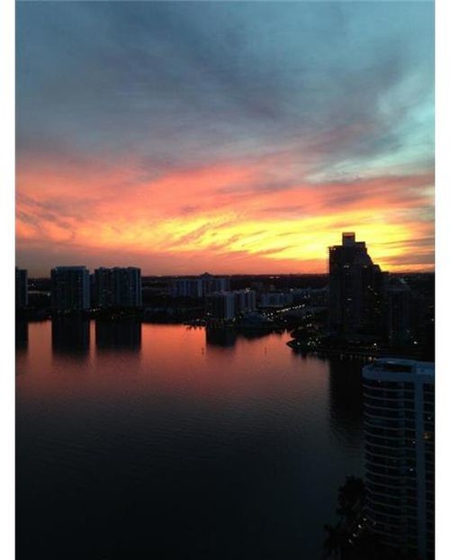 Foto del edificio - 19101 Mystic Pointe Dr