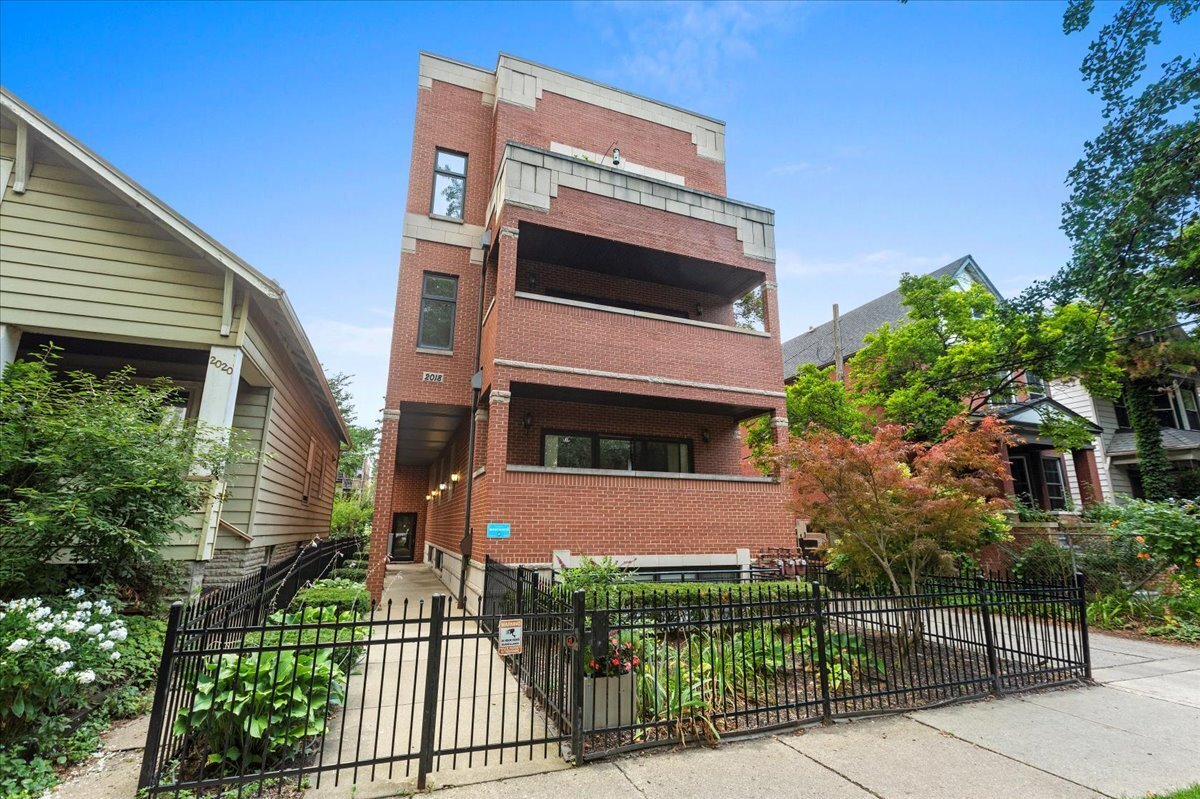 Primary Photo - 2018 W Chase Ave