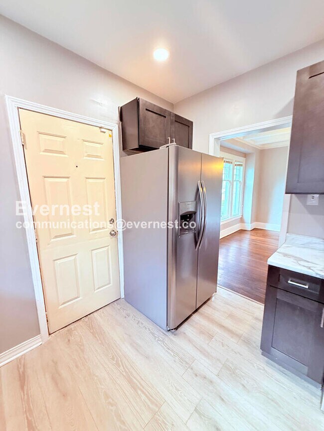 Foto del edificio - 3 Bed, 1 Bath Home with Fenced Yard / Vouchers Accepted / Available Now!