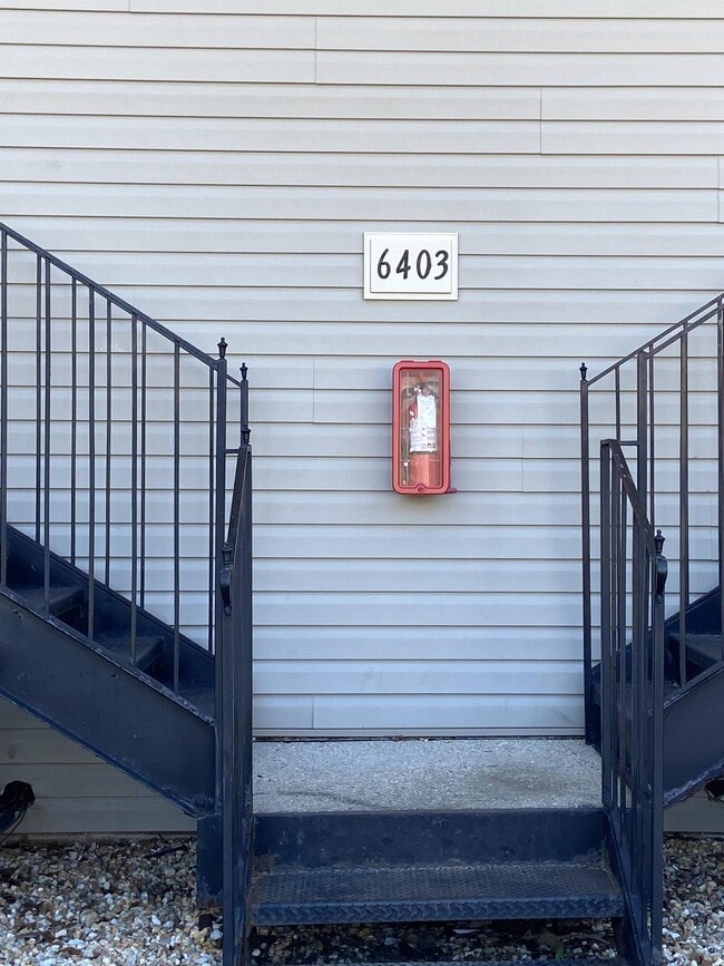 Foto del edificio - 6403 Starbrook Dr