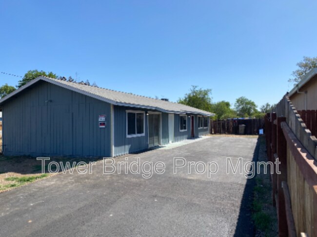 Foto del edificio - 2740 Crosby Way