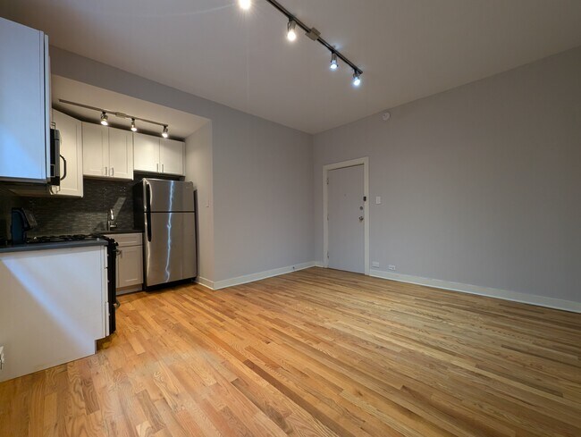 Foto del edificio - 2423 N Kedzie Blvd