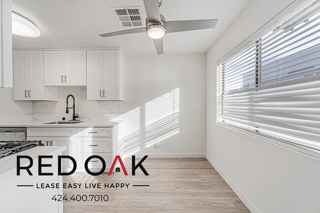 Foto del edificio - 15050 Moorpark St
