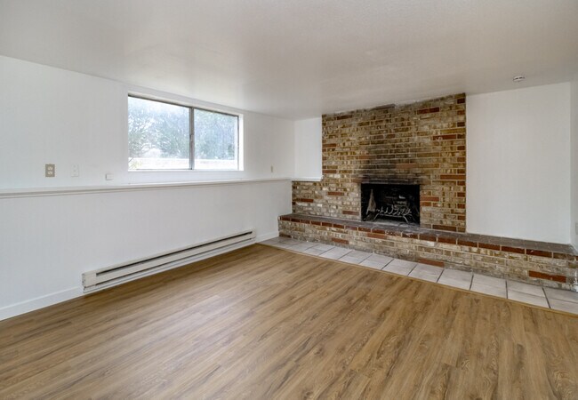 Building Photo - 13314 86 Ave E