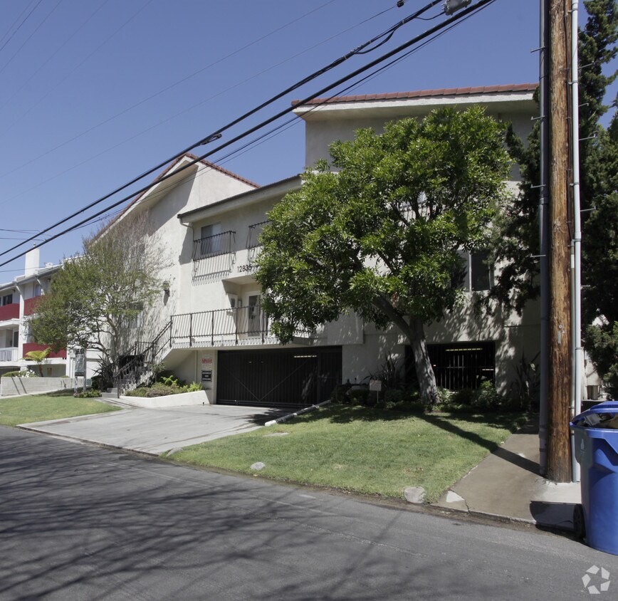 Building Photo - 12835 Kling St