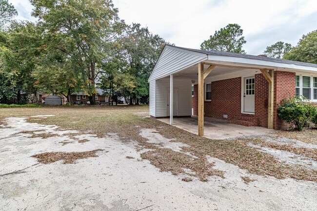 Foto del edificio - 3 BR | 1 BA Brick Home in Goldsboro *less than 2 miles from SJAFB!