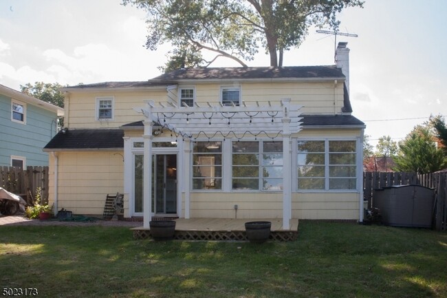 Building Photo - 191 2nd St