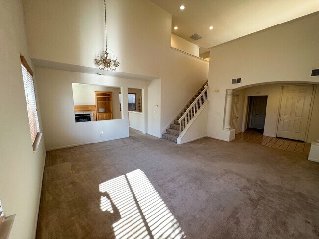 Building Photo - 4 Bedroom, 3 Bathroom Home in Heron Bay, S...