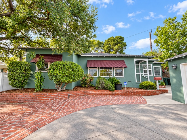 Building Photo - 2665 Mayfield Ave