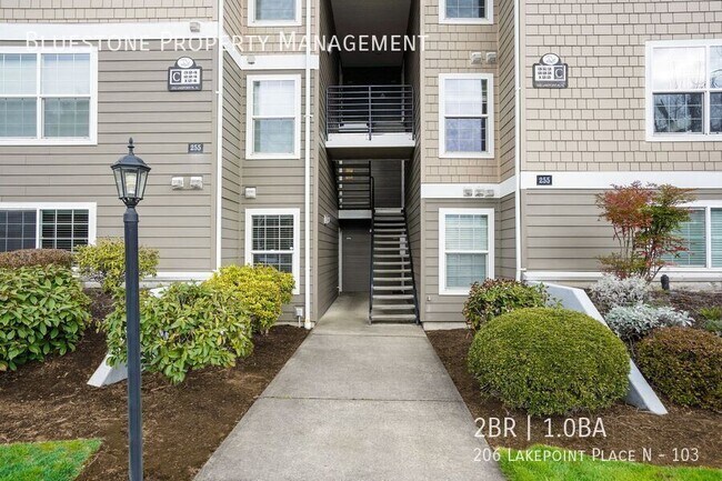 Foto del edificio - 206 Lakepoint Pl N