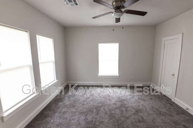 Foto del edificio - 1525 Proctor Ave