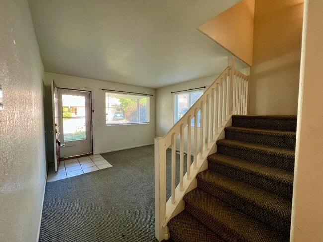 Building Photo - Townhome for Rent in New Castle