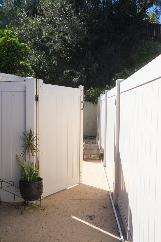 Foto del edificio - 3942 Marron St