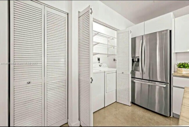 Foto del edificio - 3427 Frow Ave
