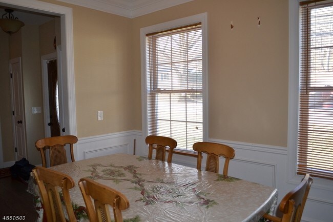 Foto del edificio - 180 Millbrook Ave