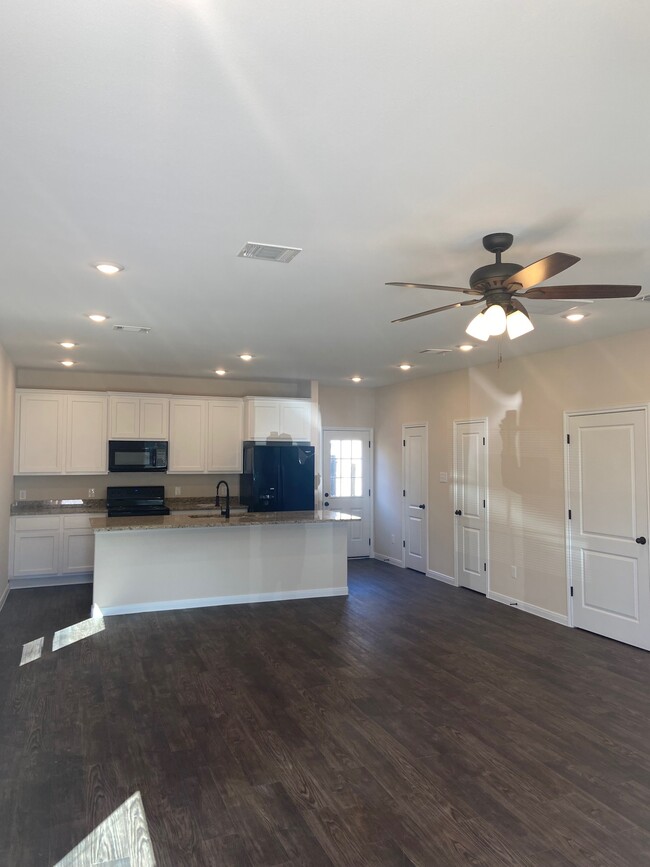 Living to Kitchen - Down Home Square