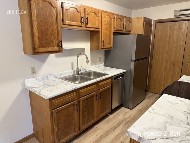 Foto del edificio - 1733 Hemlock Dr