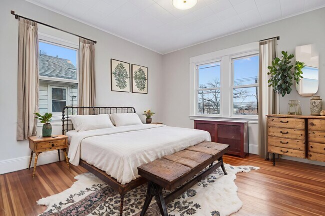 Building Photo - 1154 Anderson Ave