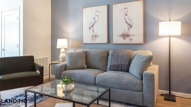 Building Photo - 185 Polaris Pointe