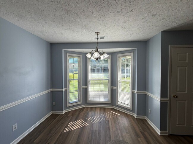 Building Photo - 7308 Scenic Dr