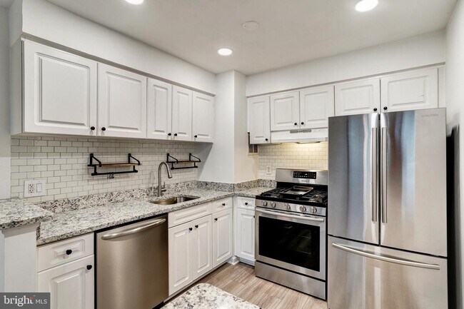 Building Photo - 8 S Van Dorn St