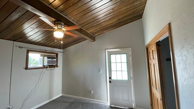 Building Photo - 14105 Sycamore Ave
