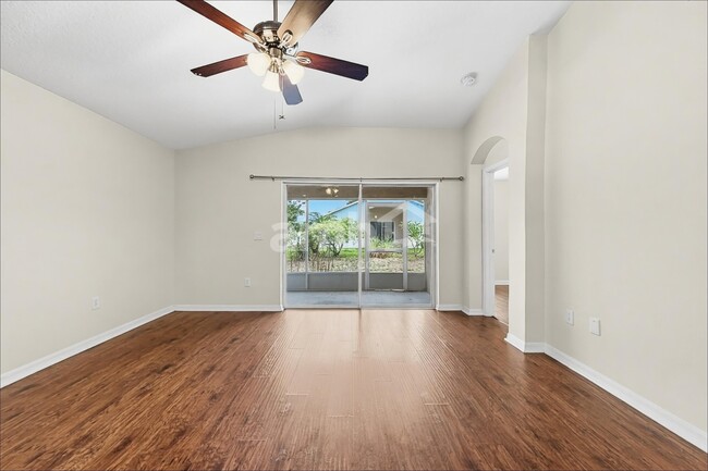Building Photo - 1002 Cristelle Jean Dr