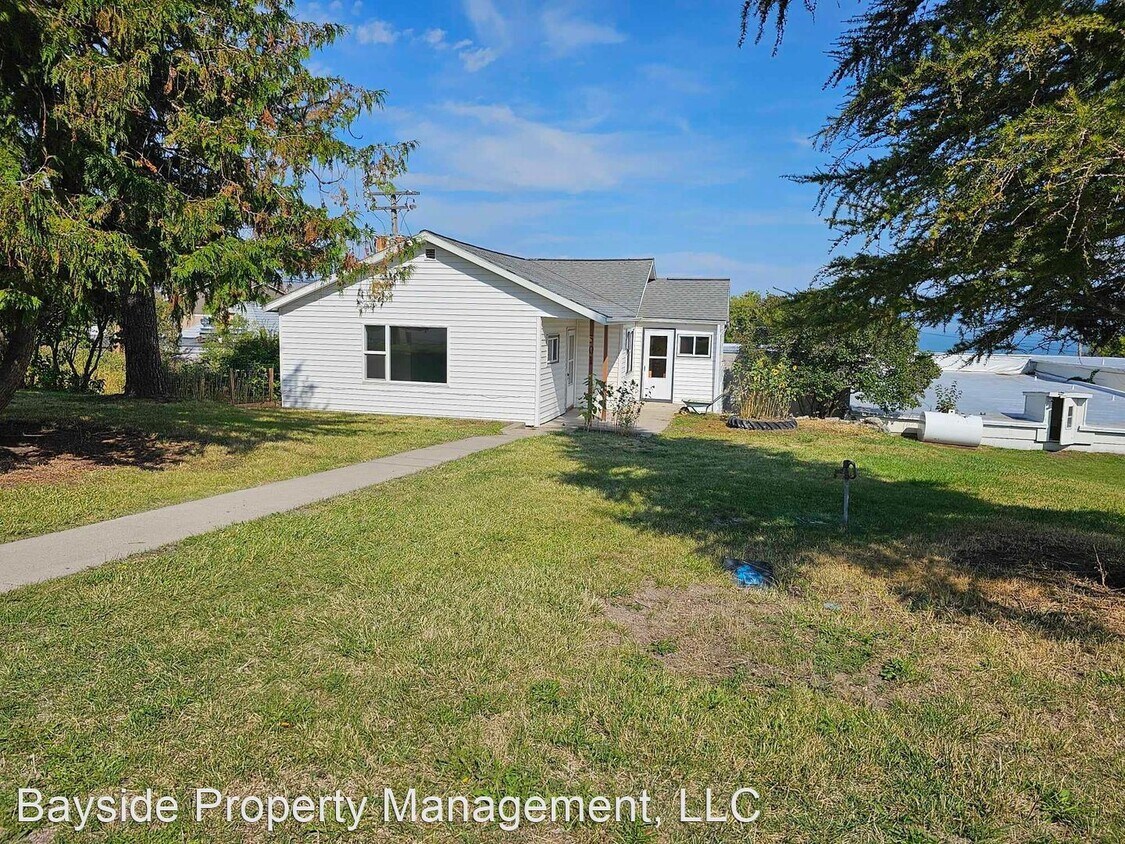 2 br, 1 bath House 501 3rd Ave East House Rental in Polson, MT
