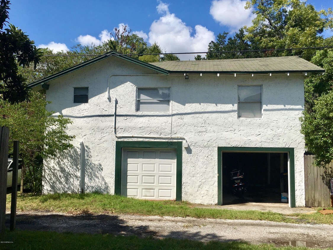 Foto principal - 2308 Myra St