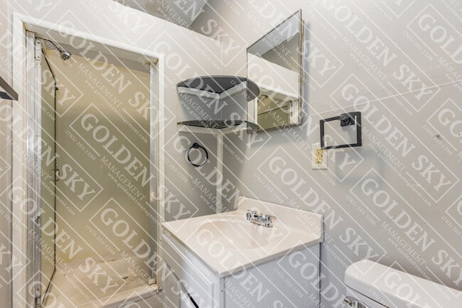 Building Photo - 817 W Main St