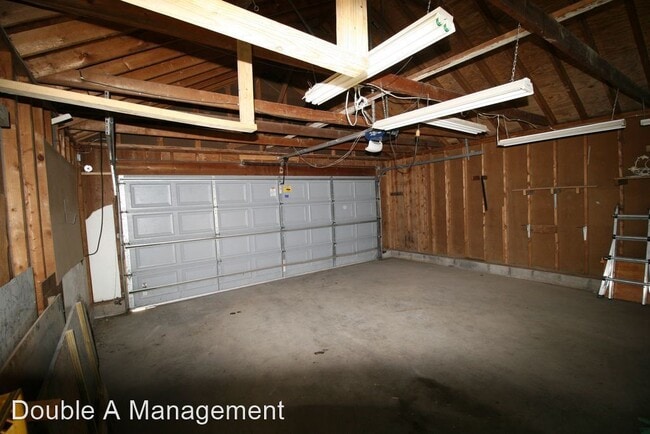 Building Photo - 3 br, 1 bath House - 1127 Ackermant St.
