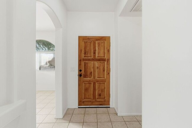 Building Photo - 2301 N Avenida TABICA