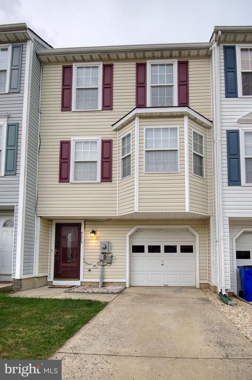 Foto del edificio - 5625 Crestwood Ct