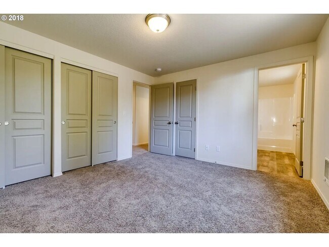 Building Photo - 3BD/2BA Single Level Home located in the d...