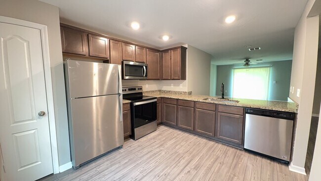 Building Photo - 3 Bed 2 bath Home nestled on a Cul-d-Sac i...