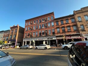 Building Photo - 94 Washington St