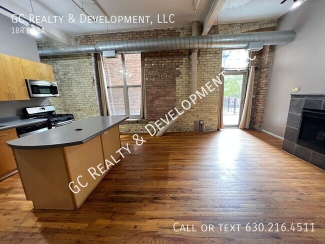 Foto del edificio - ***GOTHAM LOFT - 1 BDRM / GARAGE PARKING I...