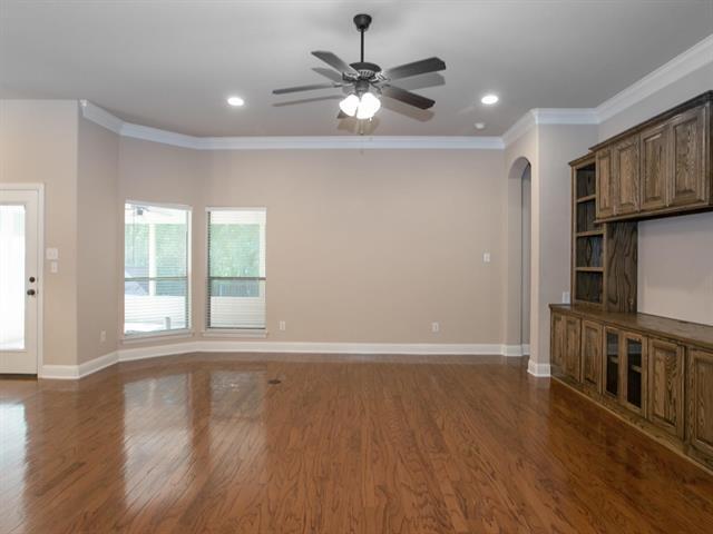 Foto del edificio - 9925 Rolling Hills Dr