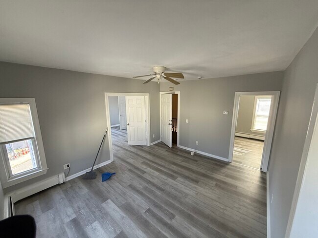 Foto del edificio - 142 Belmont St