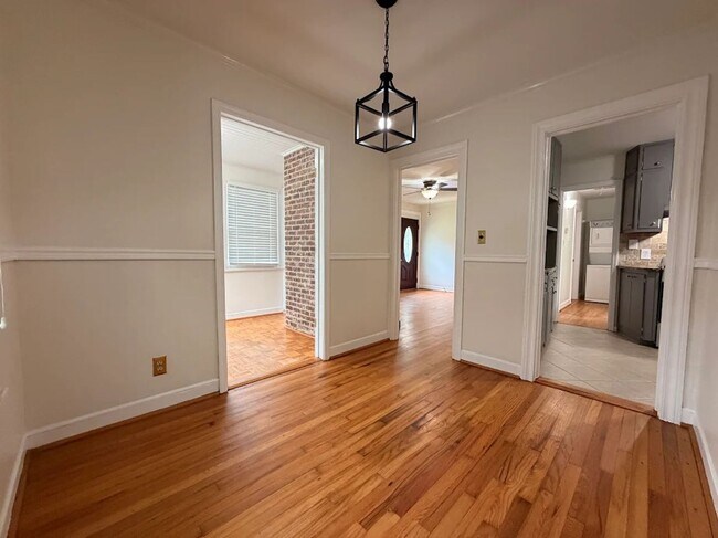 Building Photo - Charming 2-Bedroom, 1 Bath in Atlanta!