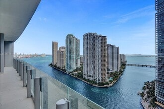 Building Photo - 300 Biscayne Blvd Way