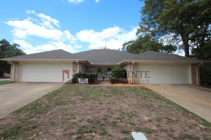 Primary Photo - Tour Today! Newly Remodeled 3 Bedroom 2 Ba...