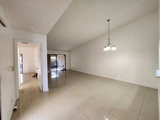 Building Photo - 903 NW 79th Terrace
