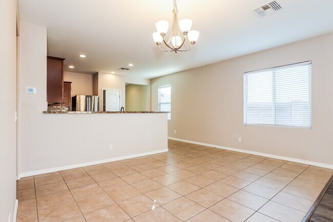 Foto del edificio - 33022 N Falcon Trail