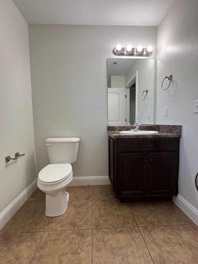 Foto del edificio - 4100 Mulligan Manor Ln