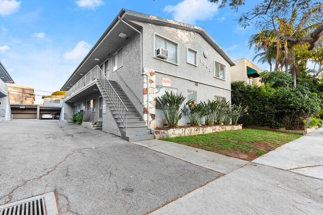 Building Photo - 1042-1044 N Stanley Ave