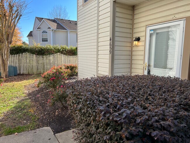 Building Photo - 4659 Georgetown Pl