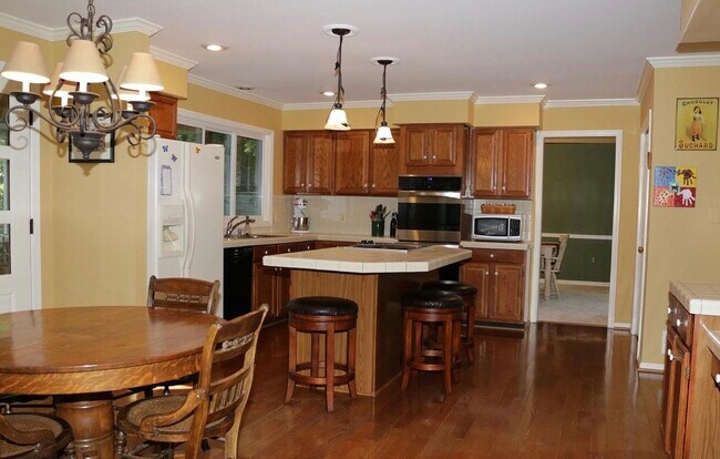 Building Photo - 6508 Princeton Dr