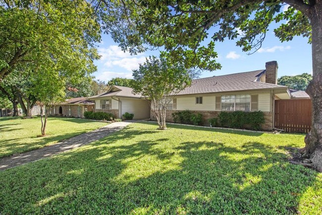 Charming 3-Bedroom Home with Garden Oasis - Charming 3-Bedroom Home with Garden Oasis