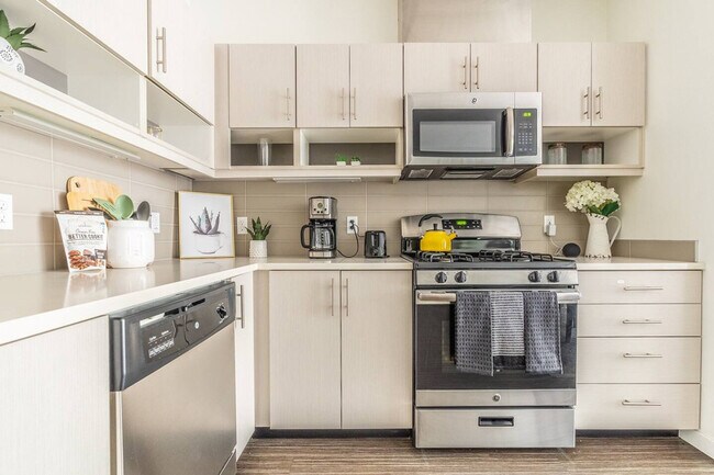 Building Photo - 1717 22nd Ave